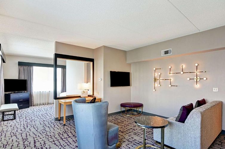 DoubleTree by Hilton Baton Rouge