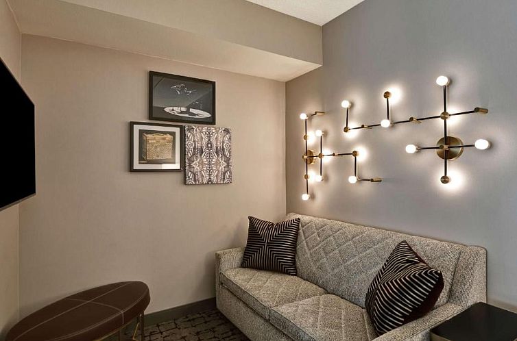DoubleTree by Hilton Baton Rouge