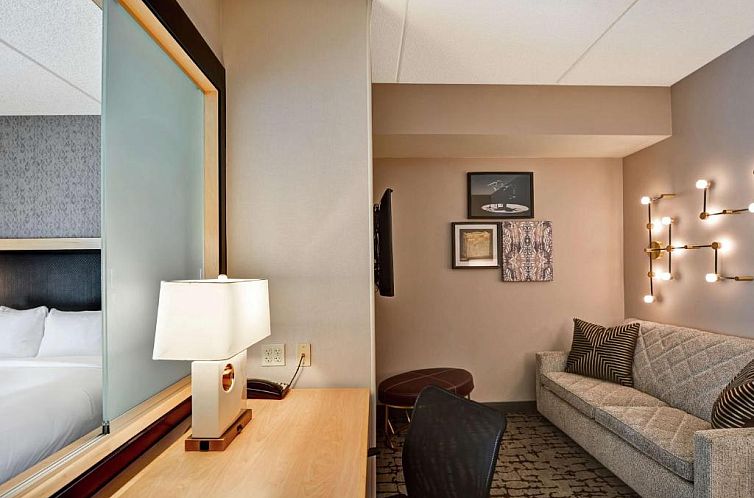DoubleTree by Hilton Baton Rouge