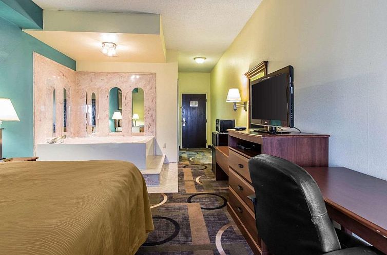 Quality Inn & Suites Memphis East