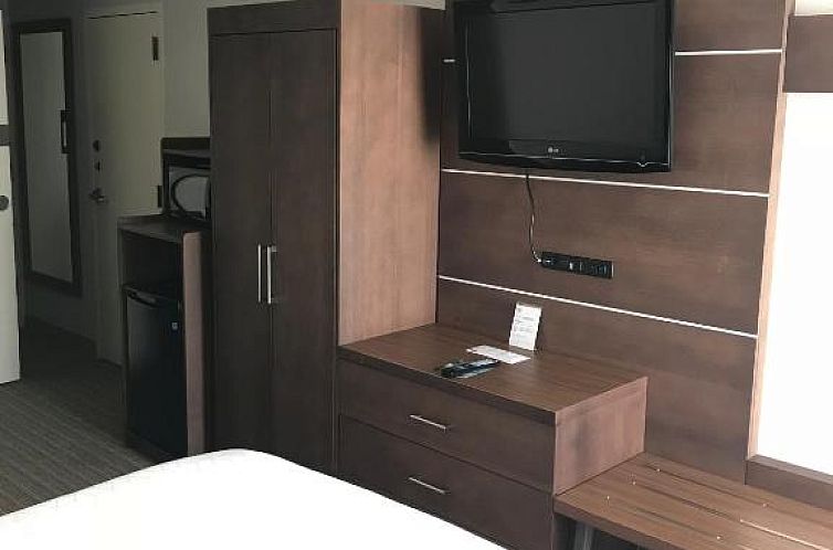 Holiday Inn Express Memphis Medical Center - Midtown, an IHG