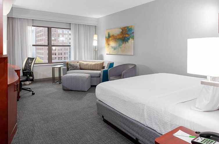 Courtyard Memphis Downtown