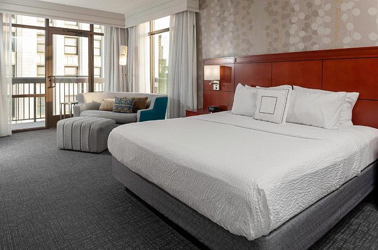 Courtyard Memphis Downtown