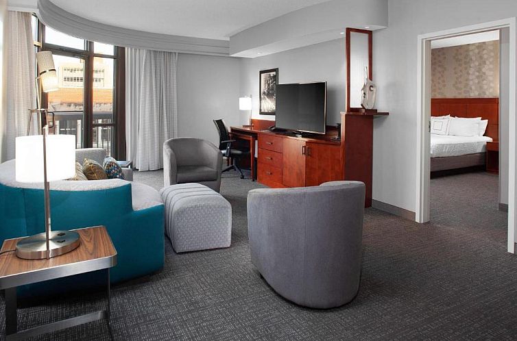 Courtyard Memphis Downtown