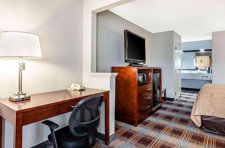 Quality Inn Airport I-240