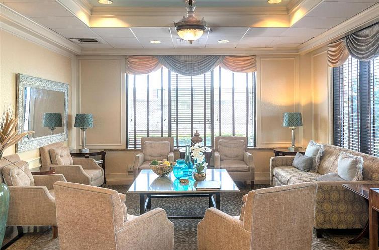 Five Towns Inn - JFK Airport