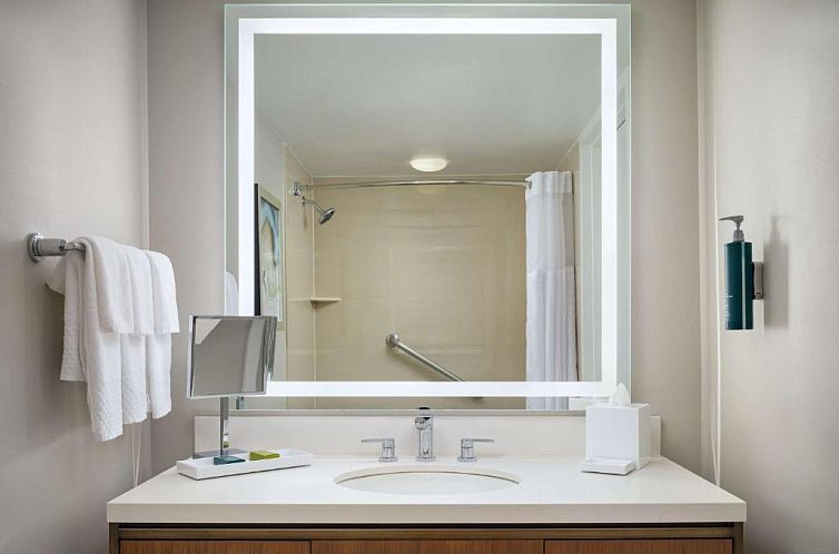 Hilton New Orleans Riverside