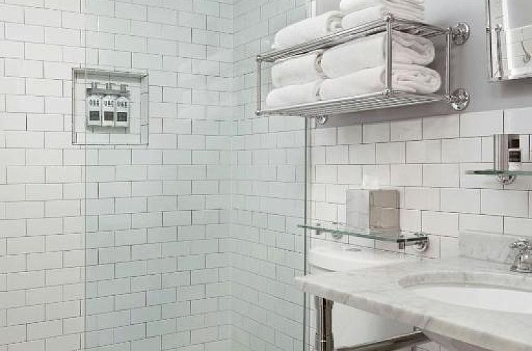 Q&C Hotel Bar New Orleans, Autograph Collection