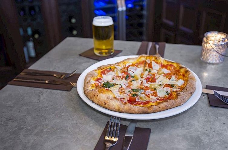 Q&C Hotel Bar New Orleans, Autograph Collection