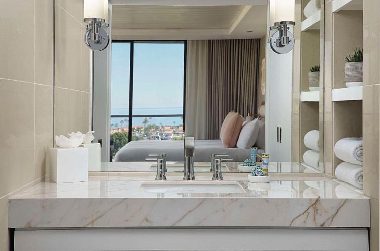 Hotel La Jolla, Curio Collection by Hilton