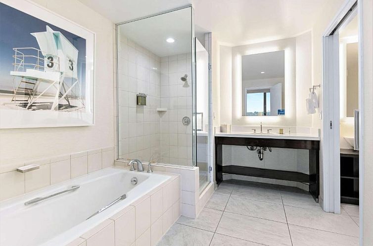 DoubleTree by Hilton San Diego-Mission Valley