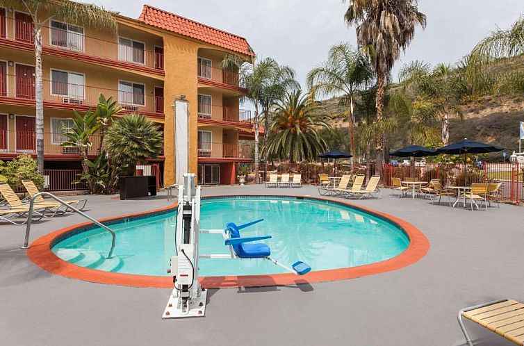 Days Inn by Wyndham Mission Valley Qualcomm Stadium/SDSU