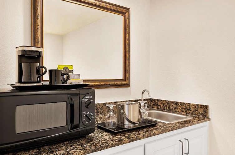 DoubleTree by Hilton New Orleans Airport