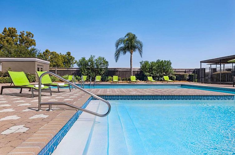 DoubleTree by Hilton New Orleans Airport