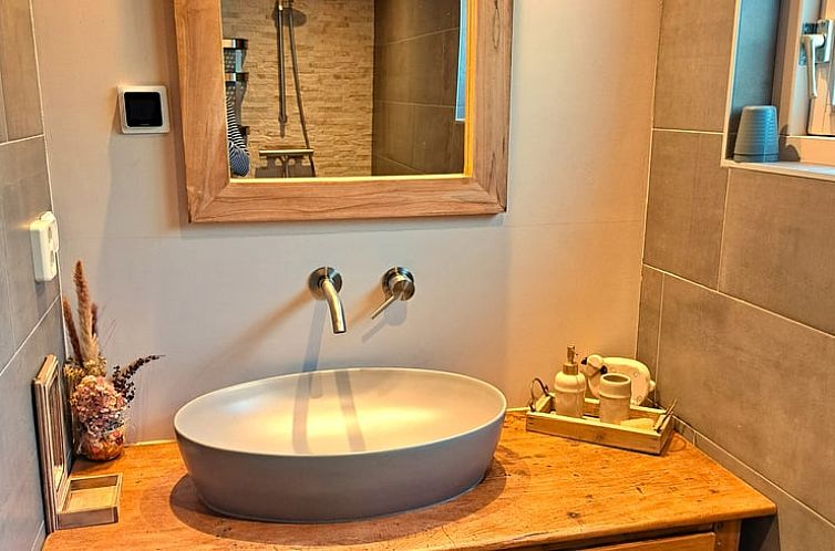 Huisje in Siegerswoude - Bakkeveen