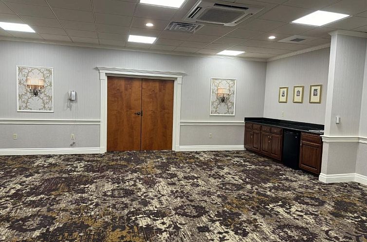 Amish View Inn & Suites