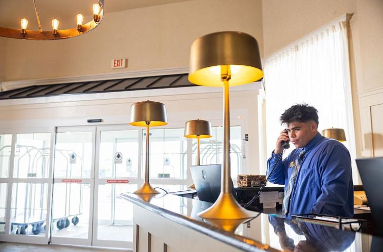Amish View Inn & Suites