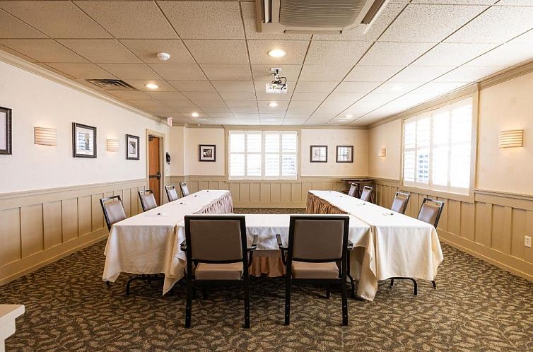 Amish View Inn & Suites
