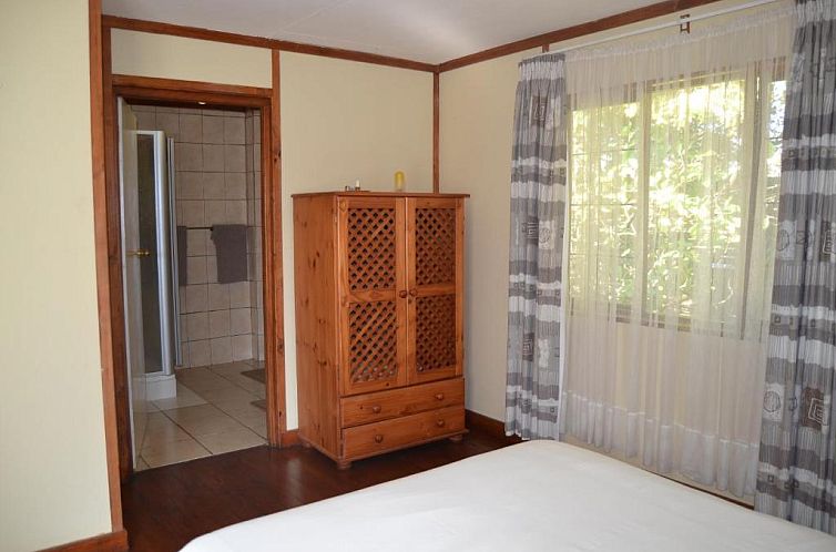 Log Cabin & Settlers Village