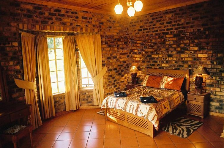 Thaba Tsweni Lodge & Safaris