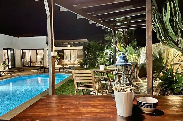 Kalufa Surf House