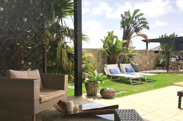 Kalufa Surf House