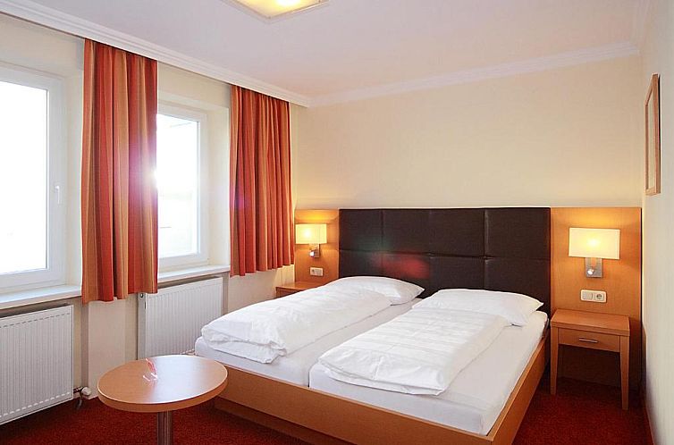 Guest house 2411221 - Apartment Oberosterreich - Hotel Goldener Adler