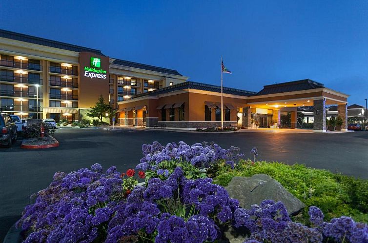 Holiday Inn Express at Monterey Bay, an IHG Hotel
