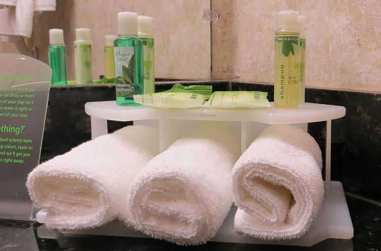 Holiday Inn Express Hotel & Suites Pasadena-Colorado Bouleva