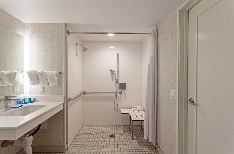Holiday Inn Express Hotel & Suites Pasadena-Colorado Bouleva