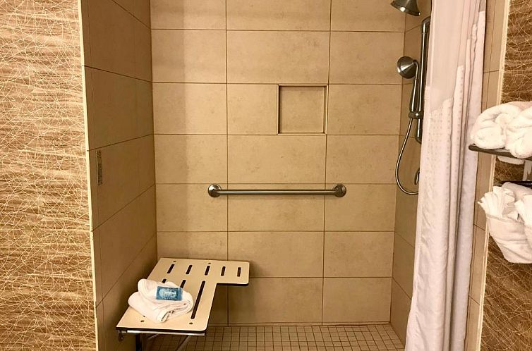 Holiday Inn Express Hotel & Suites Pasadena-Colorado Bouleva