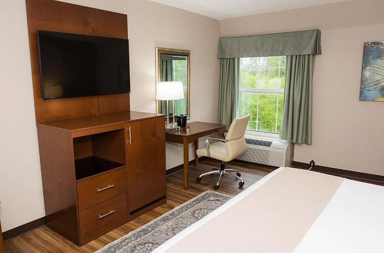 D. Hotel Suites & Spa