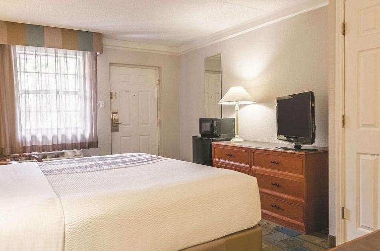 La Quinta Inn by Wyndham New Orleans West Bank / Gretna