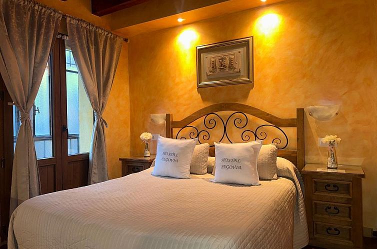 Hostal Segovia