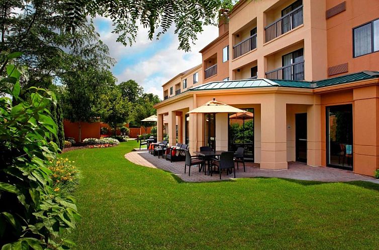 Courtyard Newark Granville