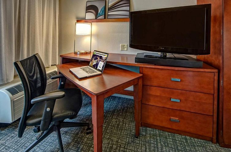 Courtyard by Marriott Memphis Southaven