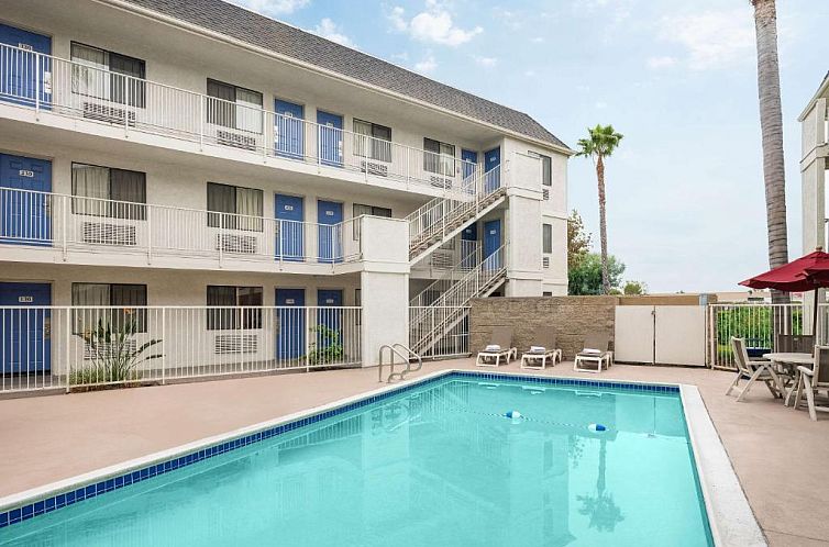 Motel 6-Buena Park, CA - Knotts Berry Farm - Disneyland