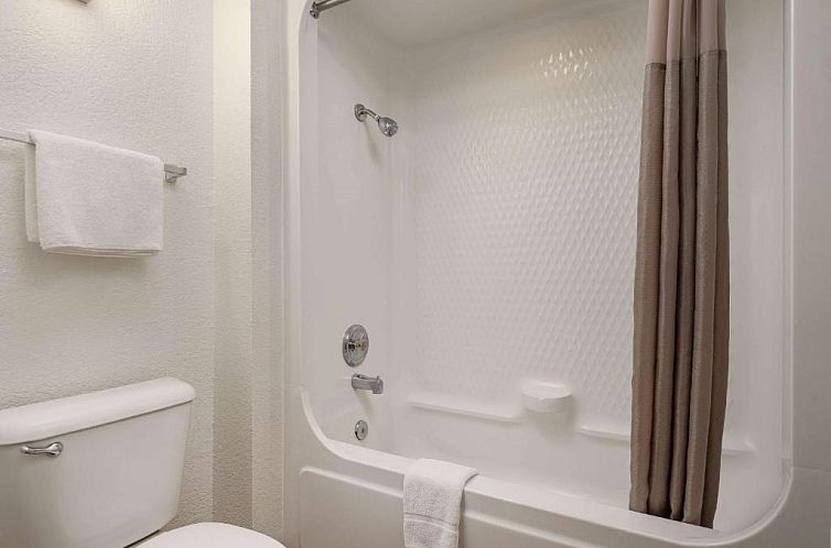 Motel 6-Buena Park, CA - Knotts Berry Farm - Disneyland