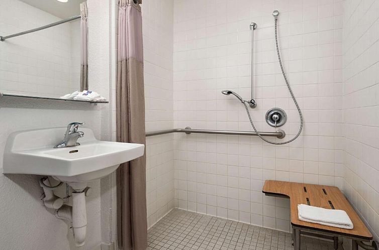 Motel 6-Buena Park, CA - Knotts Berry Farm - Disneyland