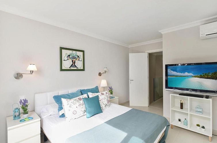 Beachfront Apartment Las Burras MRA 02