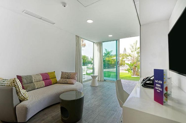 Seven Hotel & Wellness - Gay Men Only