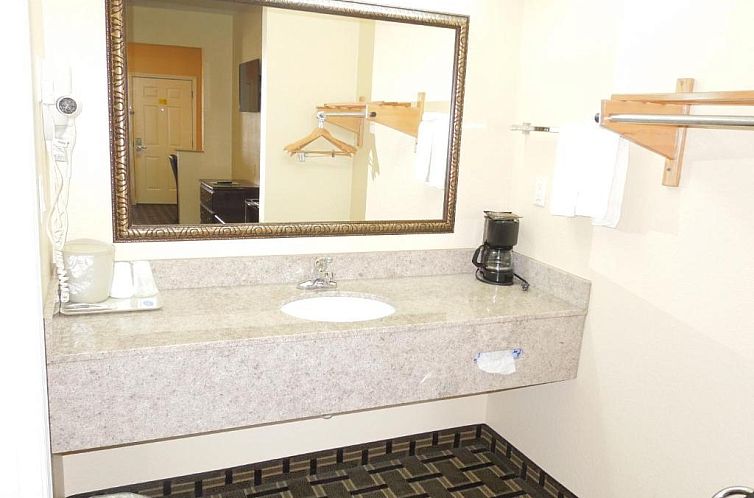 Homegate Inn & Suites West Memphis