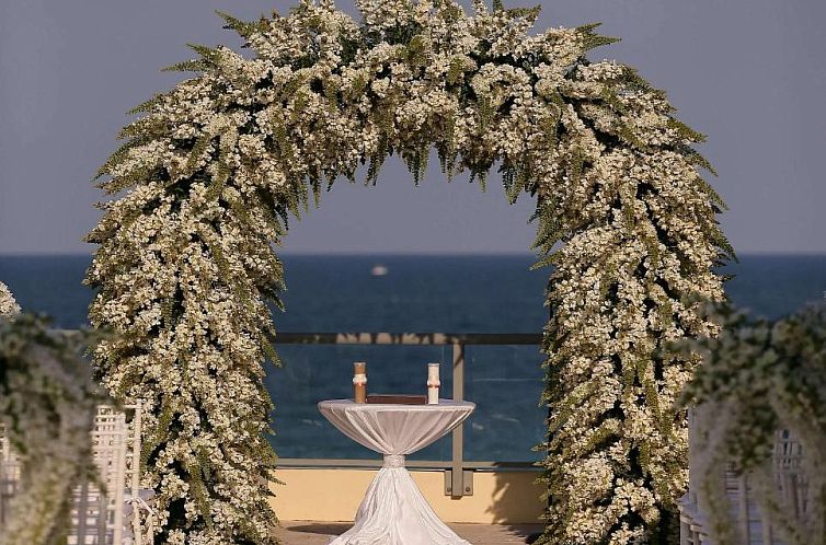 DoubleTree by Hilton Ocean Point Resort - North Miami Beach