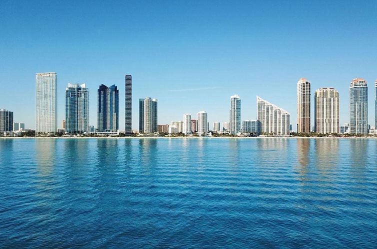 DoubleTree by Hilton Ocean Point Resort - North Miami Beach