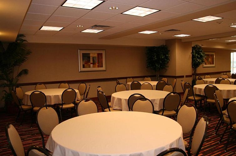 Holiday Inn Express Hotel & Suites Chehalis - Centralia, an 
