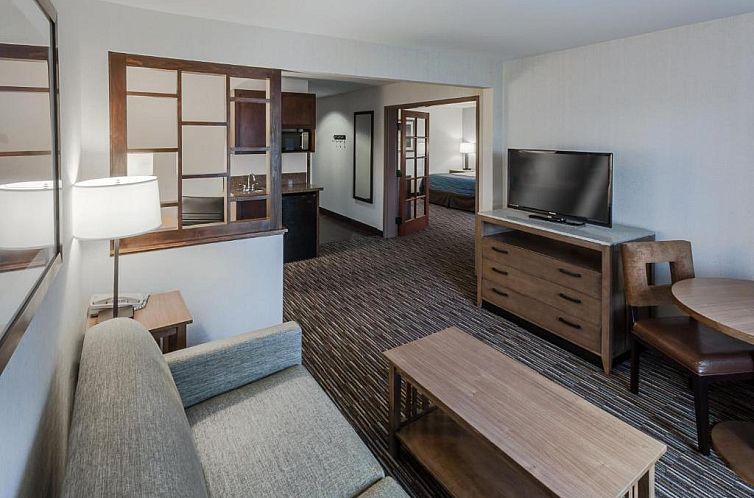 Holiday Inn Express & Suites Carpinteria, an IHG Hotel