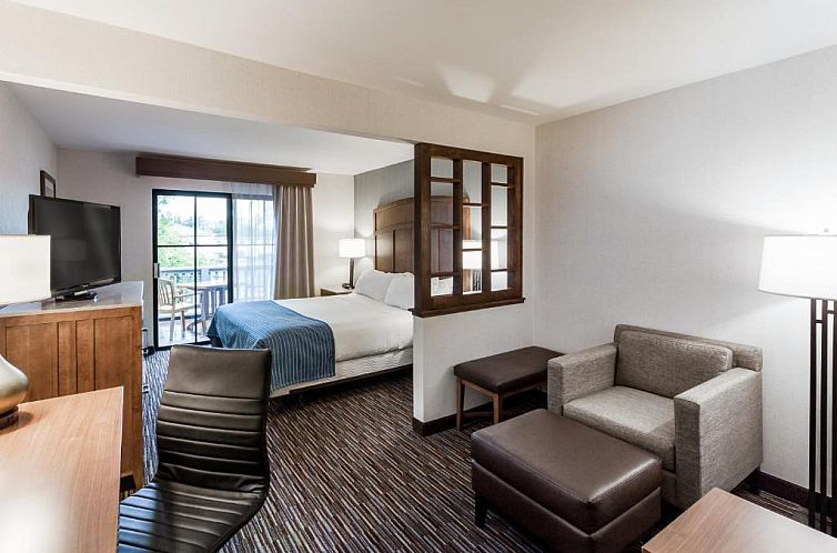 Holiday Inn Express & Suites Carpinteria, an IHG Hotel
