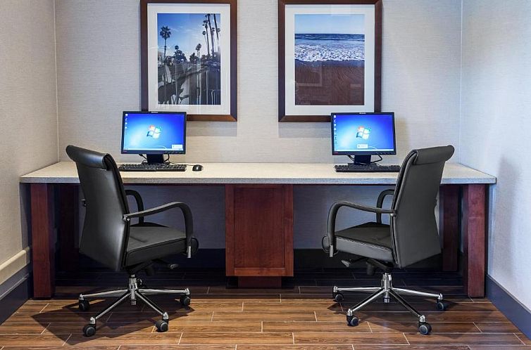 Holiday Inn Express & Suites Carpinteria, an IHG Hotel