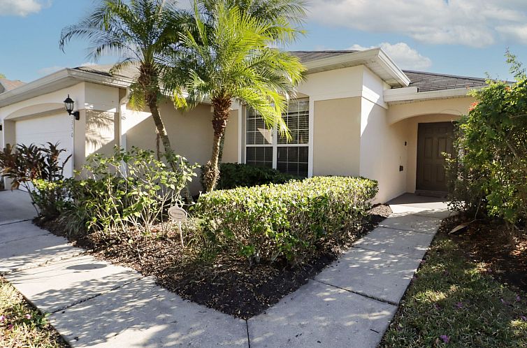 Vakantiehuis 4-Schlafzimmer-Ferienhaus mit Whirlpool