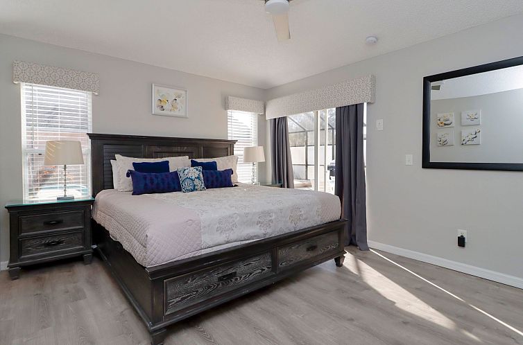 Vakantiehuis 4-Schlafzimmer-Ferienhaus mit Whirlpool